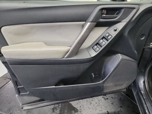 Used 2015 Subaru Forester 2.5i Premium w/ All-Weather Package AWD/4WD image 13