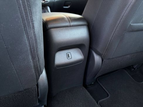 Used 2025 Nissan Sentra SV FWD image 22