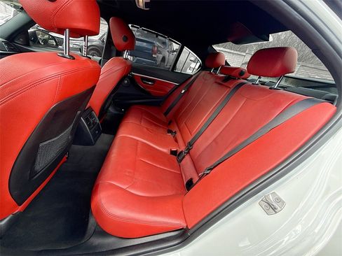 Used 2018 BMW 330e image 27