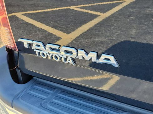 Used 2005 Toyota Tacoma 4x4 Access Cab image 8