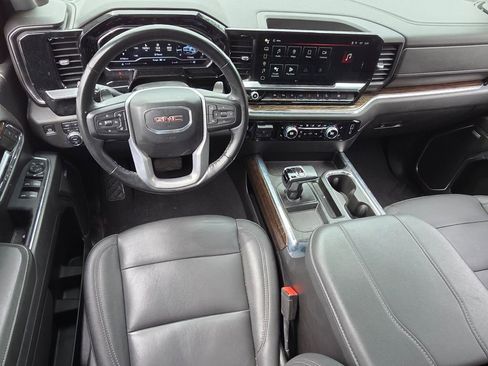 Used 2024 GMC Sierra 1500 Elevation w/ Elevation Premium Package image 8