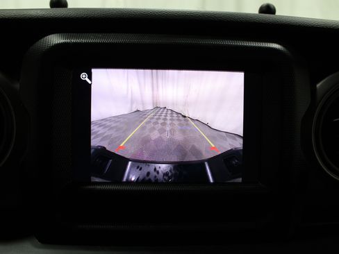 Used 2023 Jeep Gladiator Willys image 19