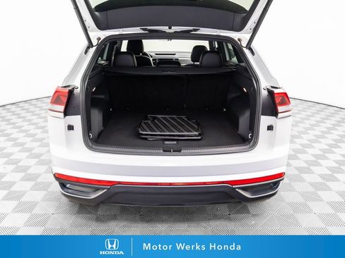 Used 2021 Volkswagen Atlas Cross Sport SE image 28