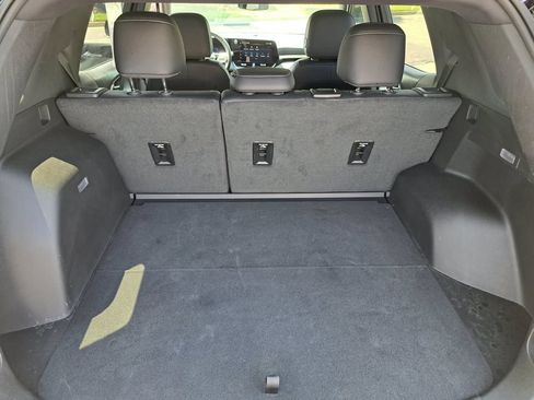 Used 2026 Chevrolet Equinox LT w/ Convenience Package II FWD image 29