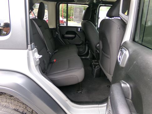 Used 2019 Jeep Wrangler Unlimited Sport S image 22
