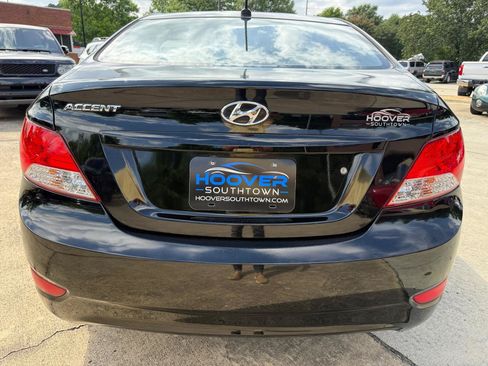 Used 2012 Hyundai Accent GLS w/ Premium Pkg 3 FWD image 5