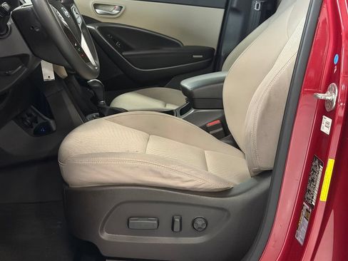 Used 2018 Hyundai Santa Fe SE w/ Cargo Package FWD image 11