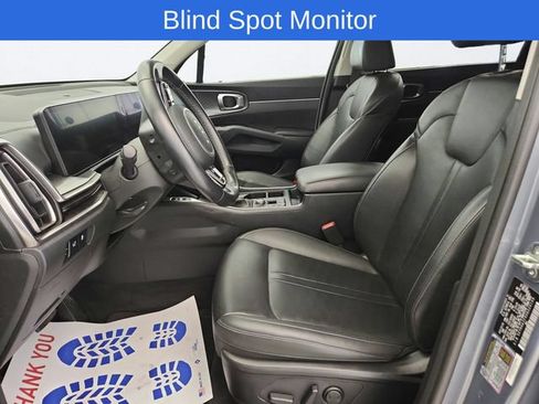 Used 2025 Kia Sorento EX FWD image 10