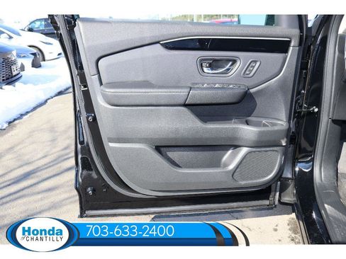 New 2025 Honda Pilot Touring image 27