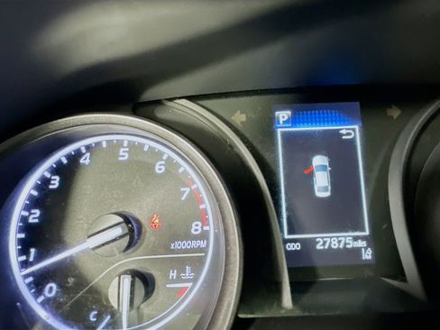 Used 2023 Toyota Camry SE image 19