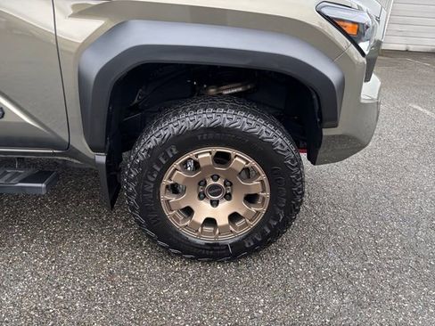 Used 2025 Toyota Tacoma Trailhunter image 30