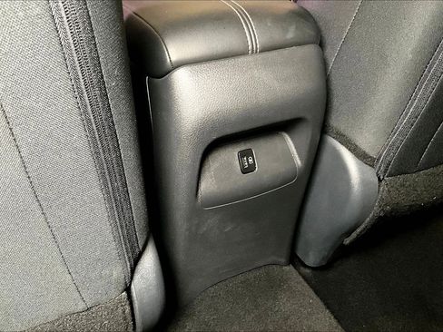 Used 2025 Nissan Sentra SV FWD image 11