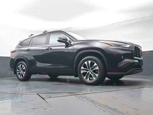 Used 2023 Toyota Highlander XLE image 33