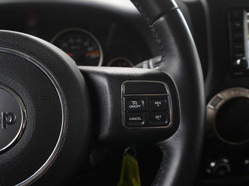 Used 2016 Jeep Wrangler Unlimited Sahara AWD/4WD image 25