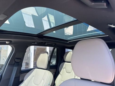 Used 2025 Volvo XC90 B6 Plus image 27