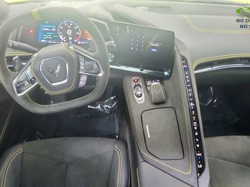 Used 2024 Chevrolet Corvette Stingray Premium Conv w/ Z51 Performance Package RWD image 24