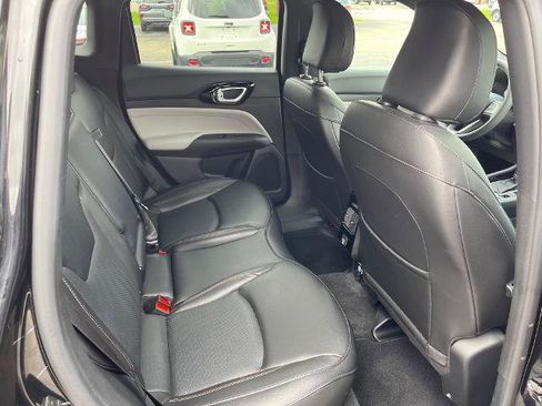 Used 2023 Jeep Compass Limited AWD/4WD image 9