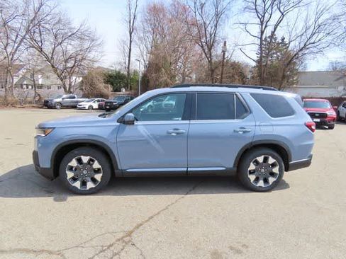 New 2026 Honda Pilot Touring image 3