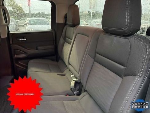 Used 2024 Nissan Frontier SV image 4