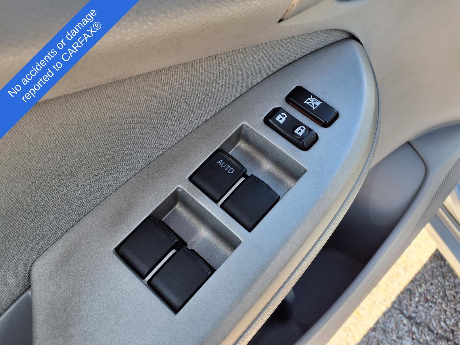 Used 2010 Toyota Corolla LE FWD image 17
