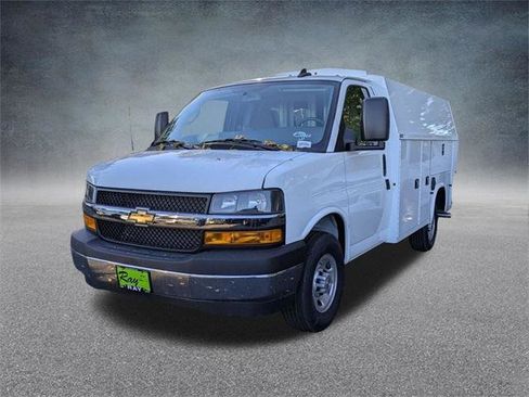 New 2025 Chevrolet Express 3500 w/ Power Convenience Package image 8
