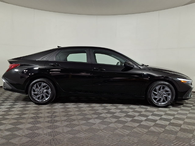 Used 2024 Hyundai Elantra SEL FWD image 10