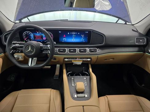 New 2026 Mercedes-Benz GLS 450 4MATIC image 17
