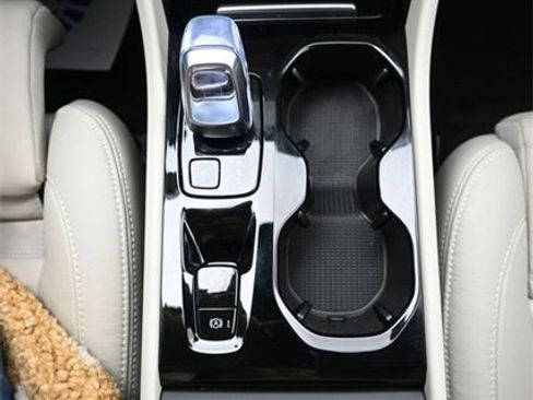 Used 2023 Volvo XC40 B5 Plus w/ Climate Package image 10