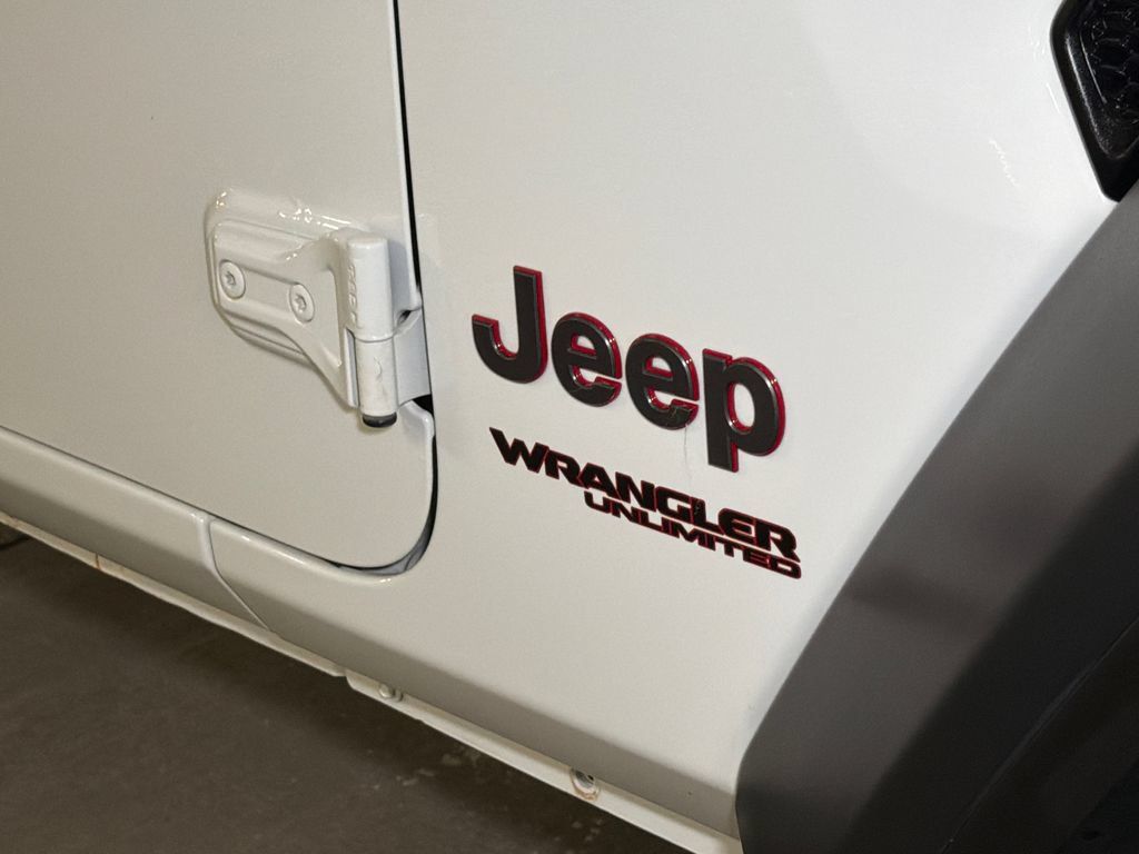 Used 2021 Jeep Wrangler Unlimited Rubicon AWD/4WD image 9