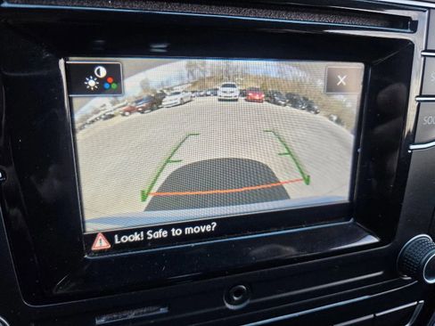 Used 2018 Volkswagen Passat 2.0T S image 16