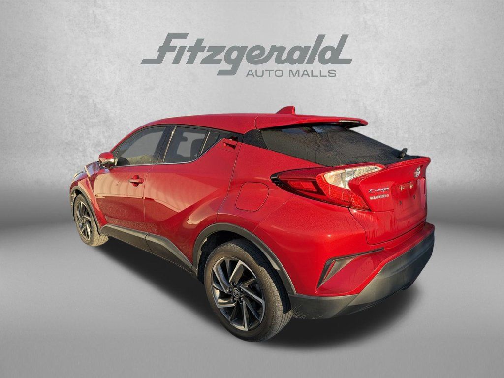 Used 2022 Toyota C-HR Limited FWD image 4