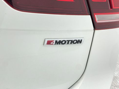 Used 2021 Volkswagen Tiguan SE R-Line image 40