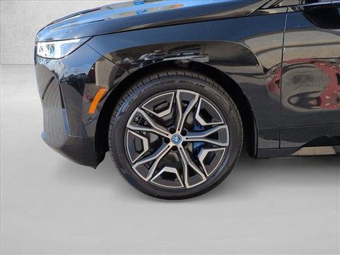 Certified 2025 BMW iX xDrive50 w/ Premium Package AWD/4WD image 25