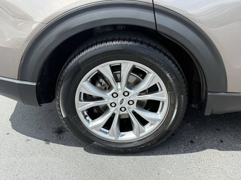 Used 2021 Ford Explorer Limited w/ Equipment Group 301A RWD image 37