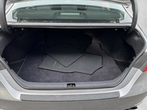 Used 2024 Toyota Camry SE image 8