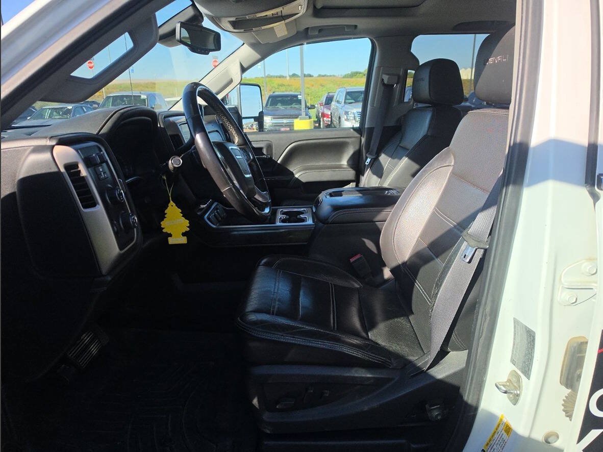 Used 2015 GMC Sierra 3500 Denali w/ Duramax Plus Package AWD/4WD image 3