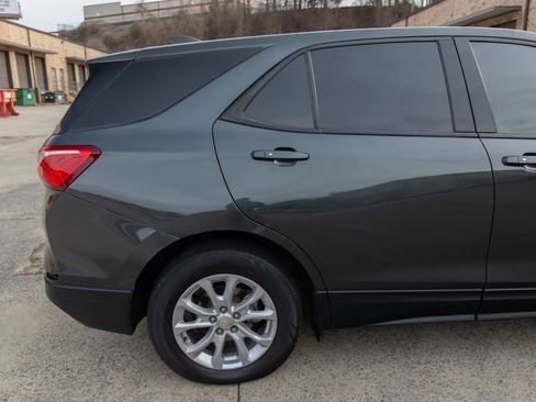 Used 2019 Chevrolet Equinox LS w/ LS Convenience Package image 12