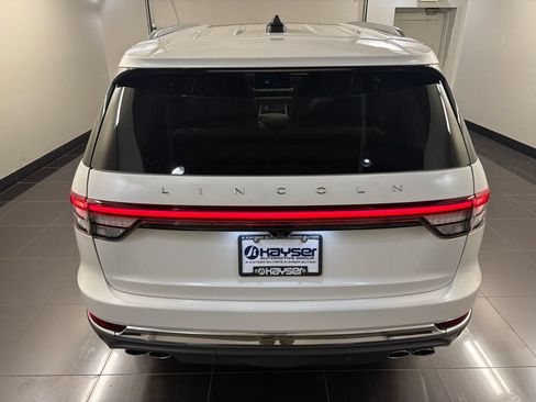 Used 2026 Lincoln Aviator AWD image 5