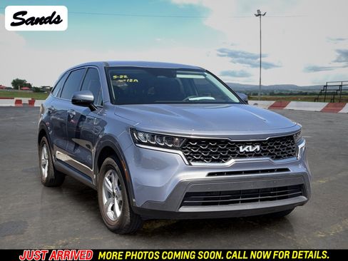 Used 2023 Kia Sorento LX FWD image 1