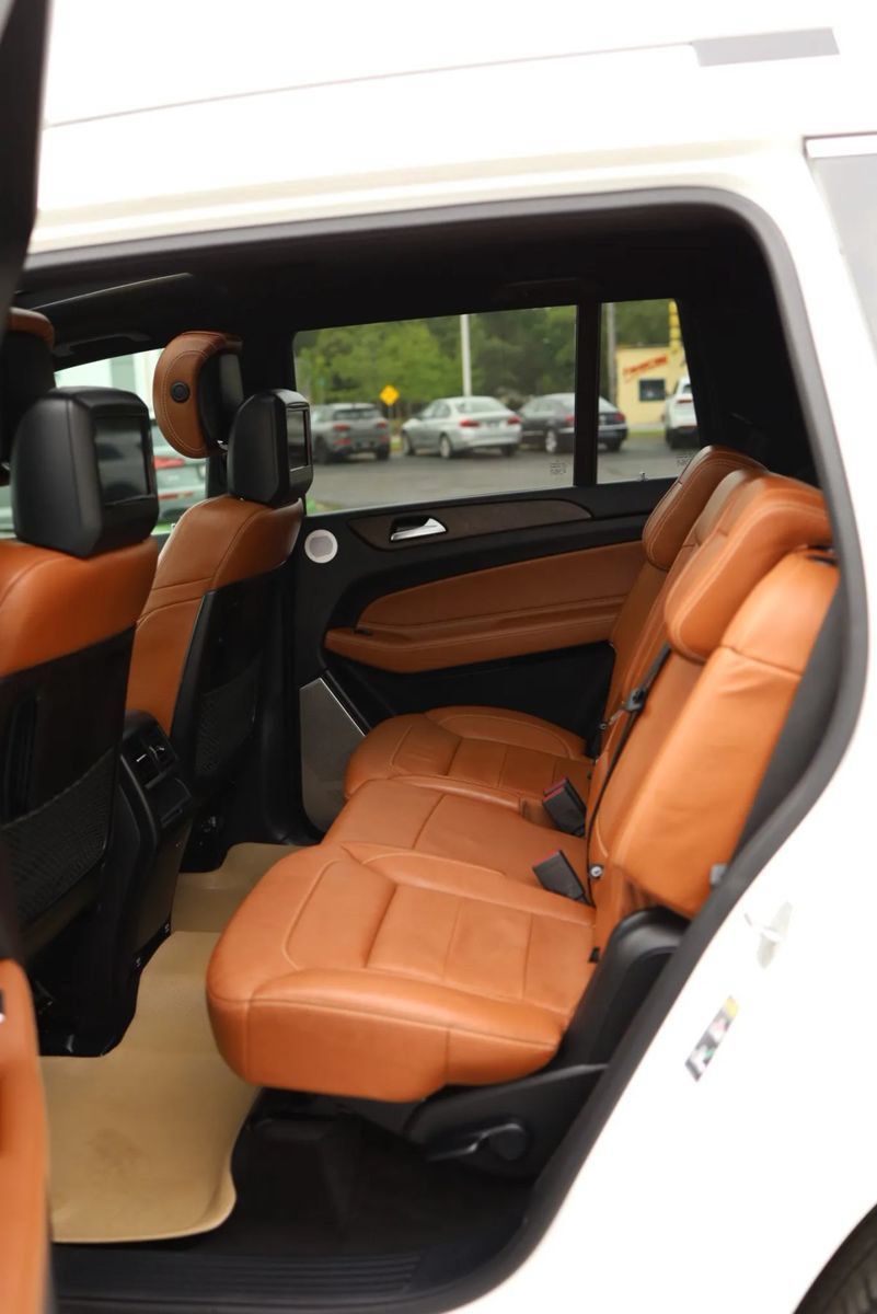 Used 2017 Mercedes-Benz GLS 450 4MATIC image 31