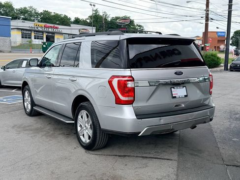 Used 2018 Ford Expedition XLT w/ Equipment Group 202A RWD image 4