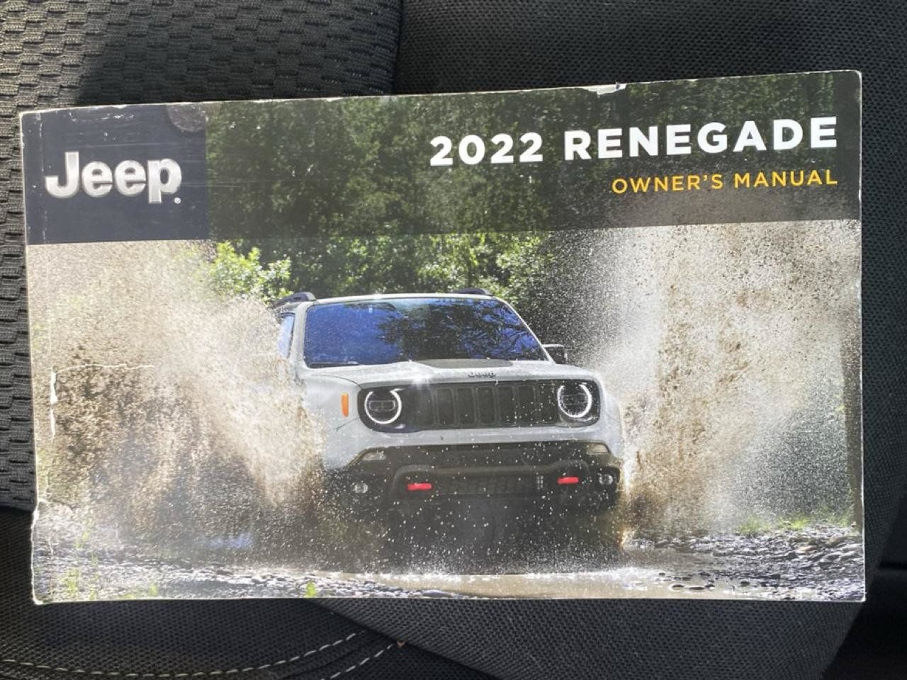 Used 2022 Jeep Renegade Altitude w/ Convenience Group AWD/4WD image 32