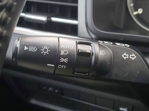 Used 2024 Mitsubishi Outlander SE image 12