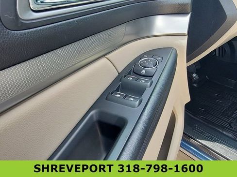 Used 2018 Ford Explorer XLT w/ Equipment Group 202A FWD image 23