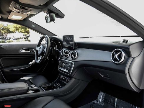 Used 2018 Mercedes-Benz GLA 250 image 15