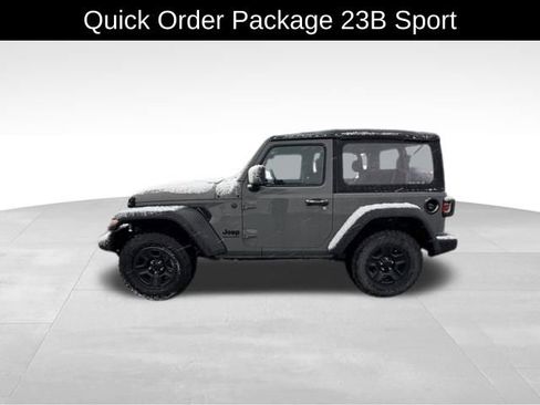 Used 2022 Jeep Wrangler Sport image 4