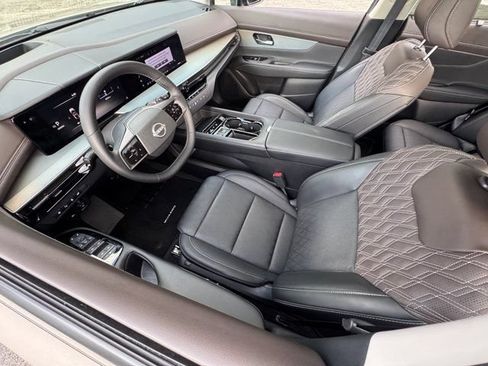 Used 2025 Nissan Murano Platinum w/ Cargo Package AWD/4WD image 14