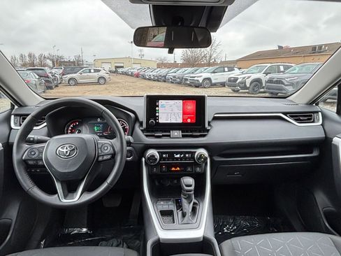 Used 2025 Toyota RAV4 XLE image 33