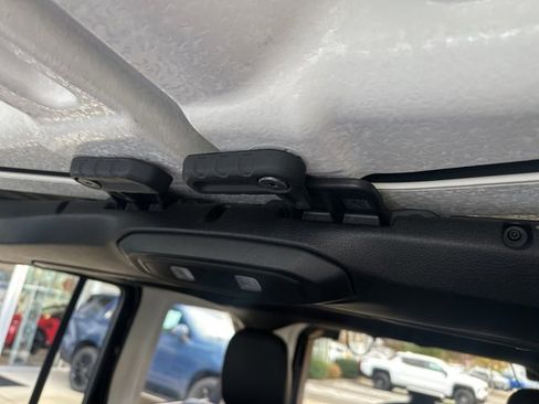 Used 2024 Jeep Wrangler Unlimited Sahara image 31