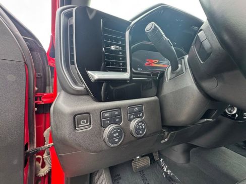 Used 2023 Chevrolet Silverado 1500 RST AWD/4WD image 21